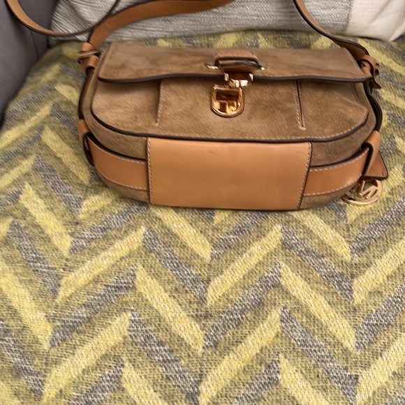 MICHAEL KORS ROMY Medium Messenger Suede Leather Crossbody - Picture 4 of 9